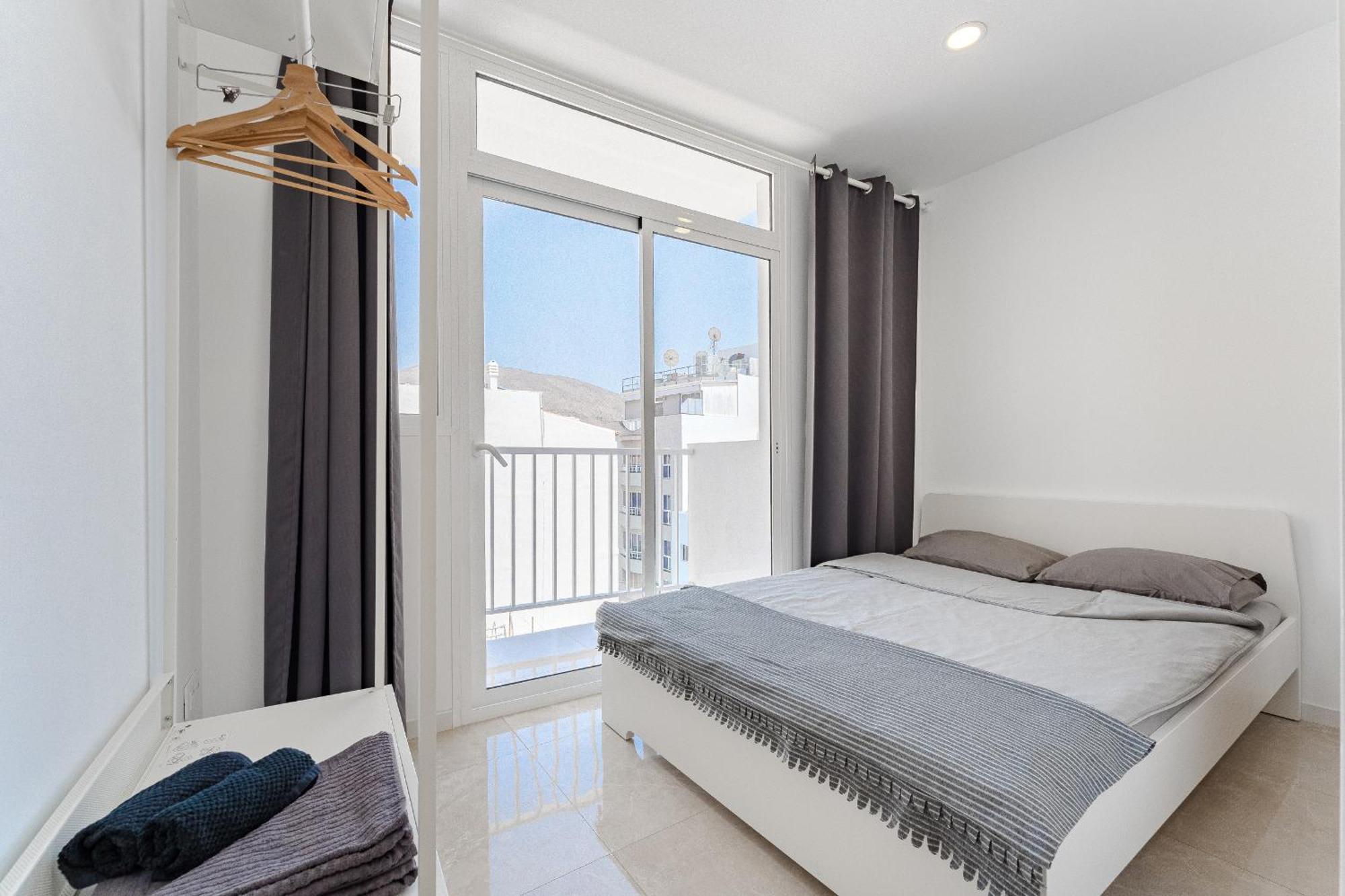 Few Steps From The Beach Hostel In Los Cristianos Arona  Extérieur photo