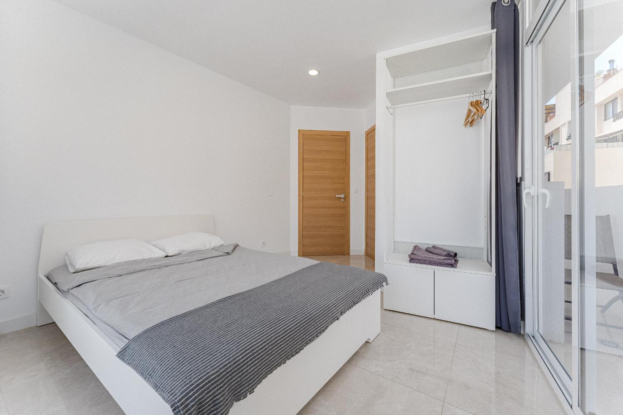 Few Steps From The Beach Hostel In Los Cristianos Arona  Extérieur photo