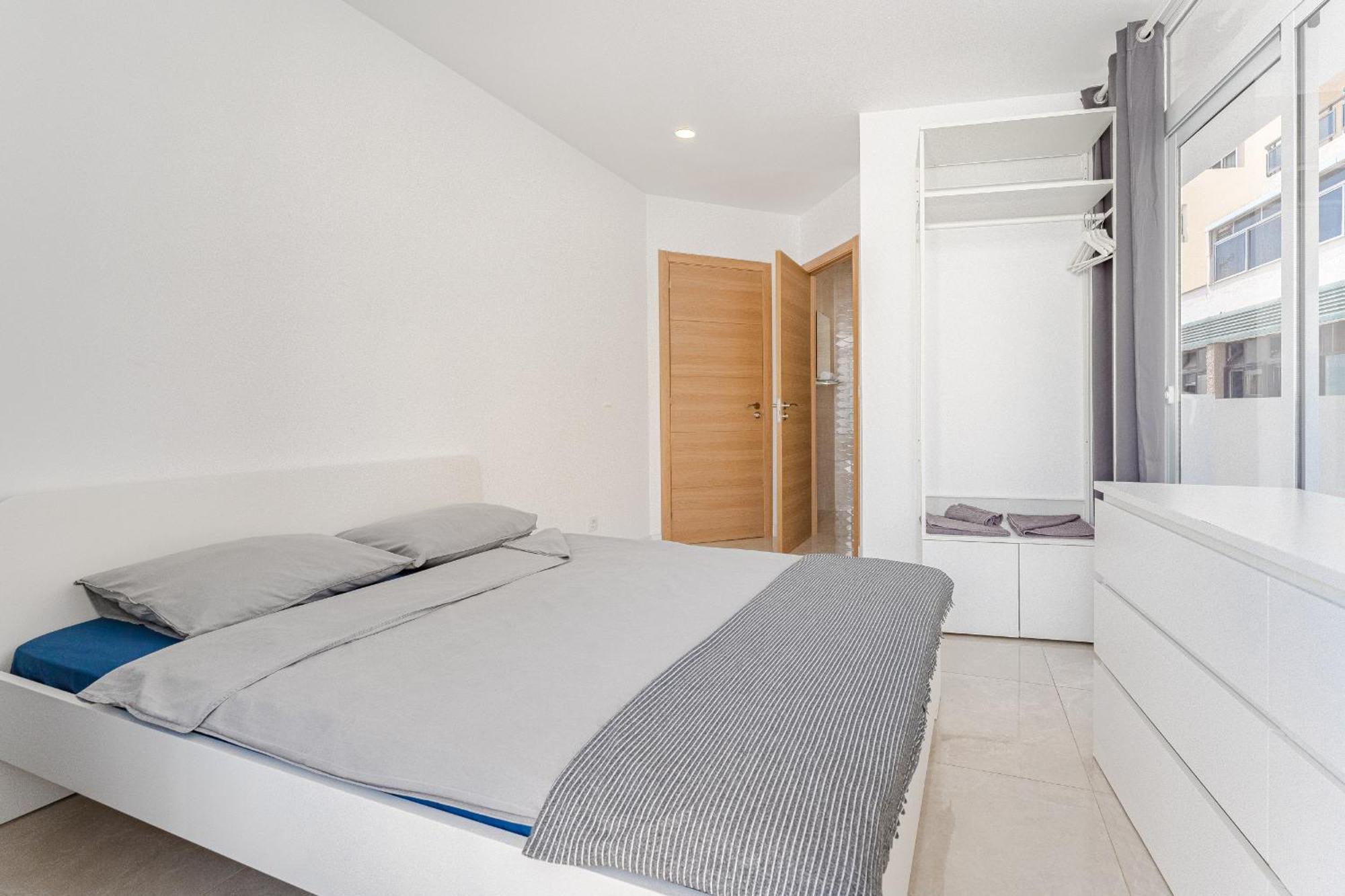 Few Steps From The Beach Hostel In Los Cristianos Arona  Extérieur photo