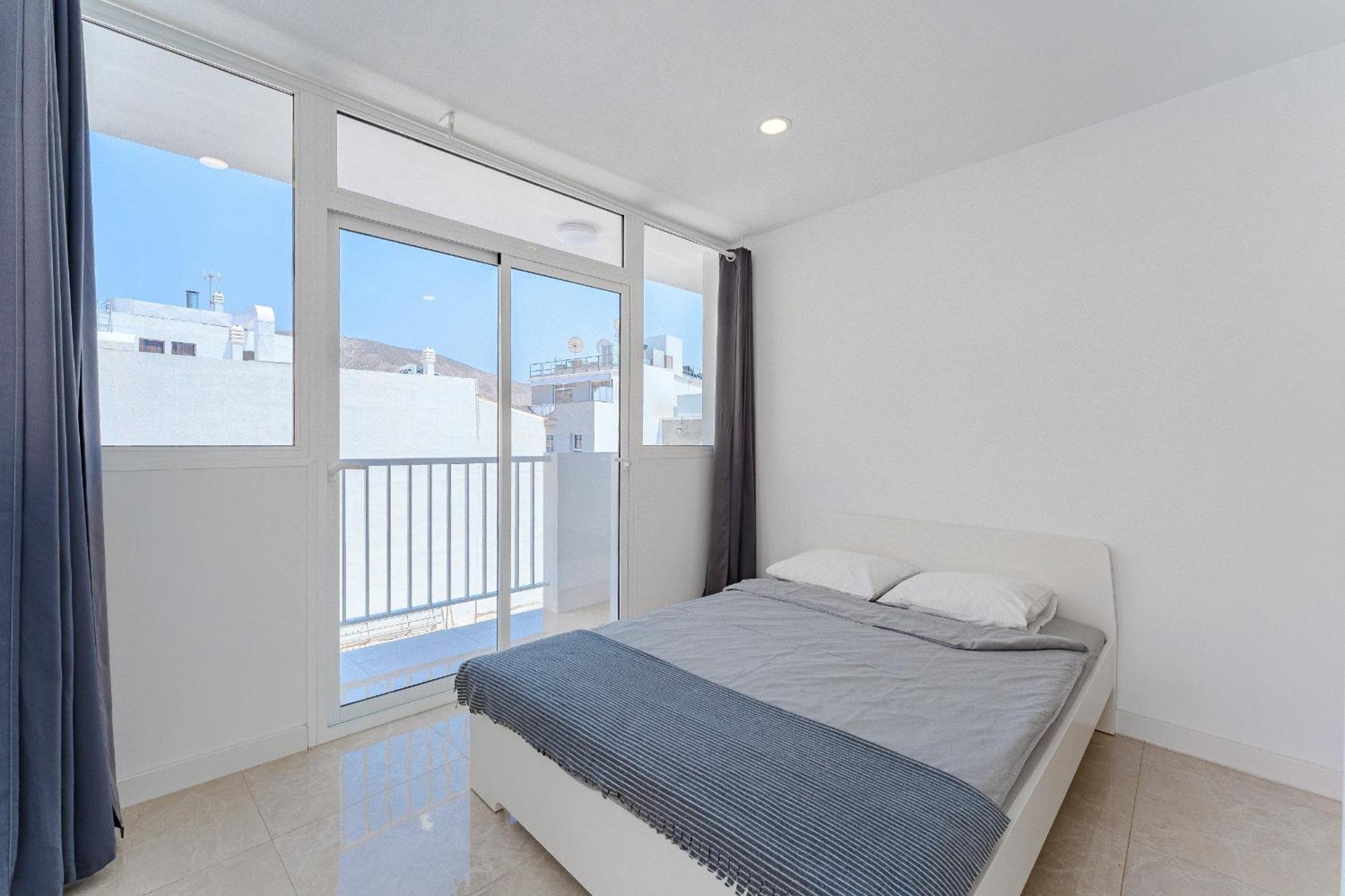 Few Steps From The Beach Hostel In Los Cristianos Arona  Extérieur photo