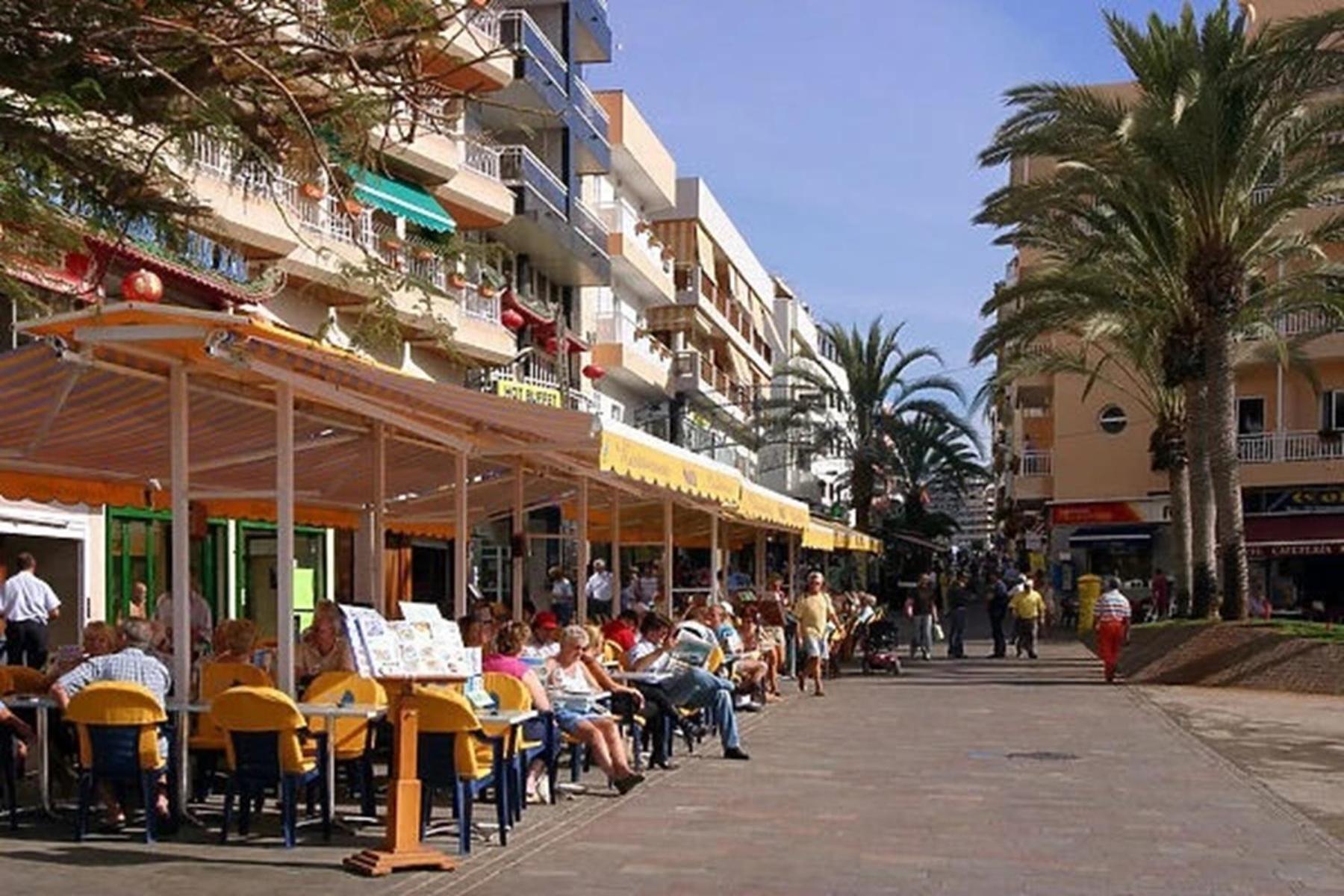 Few Steps From The Beach Hostel In Los Cristianos Arona  Extérieur photo