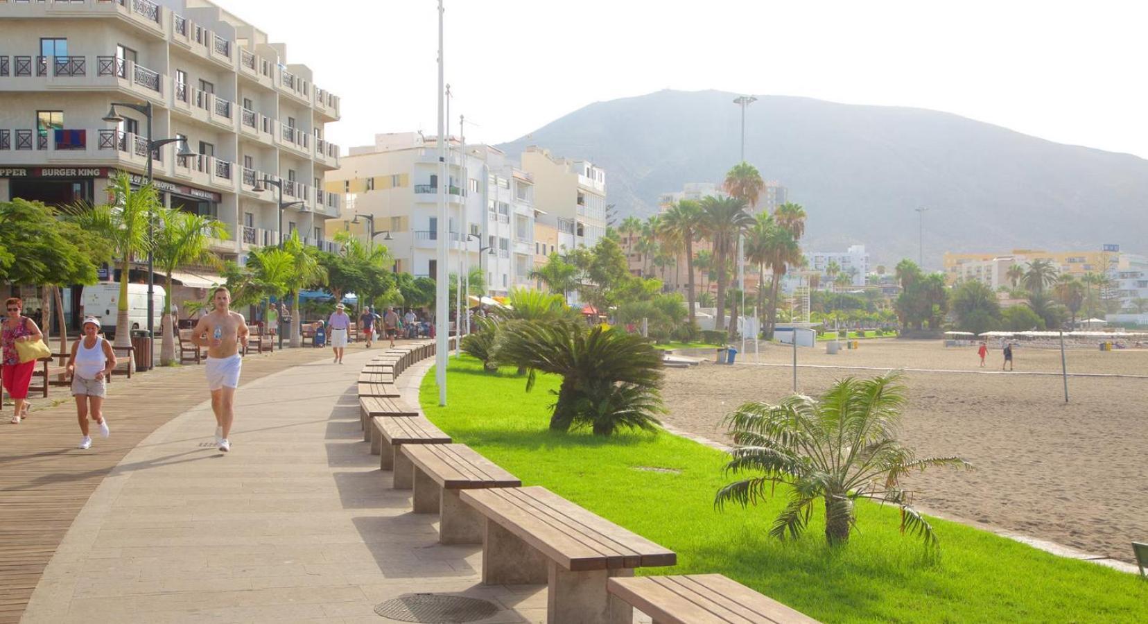 Few Steps From The Beach Hostel In Los Cristianos Arona  Extérieur photo