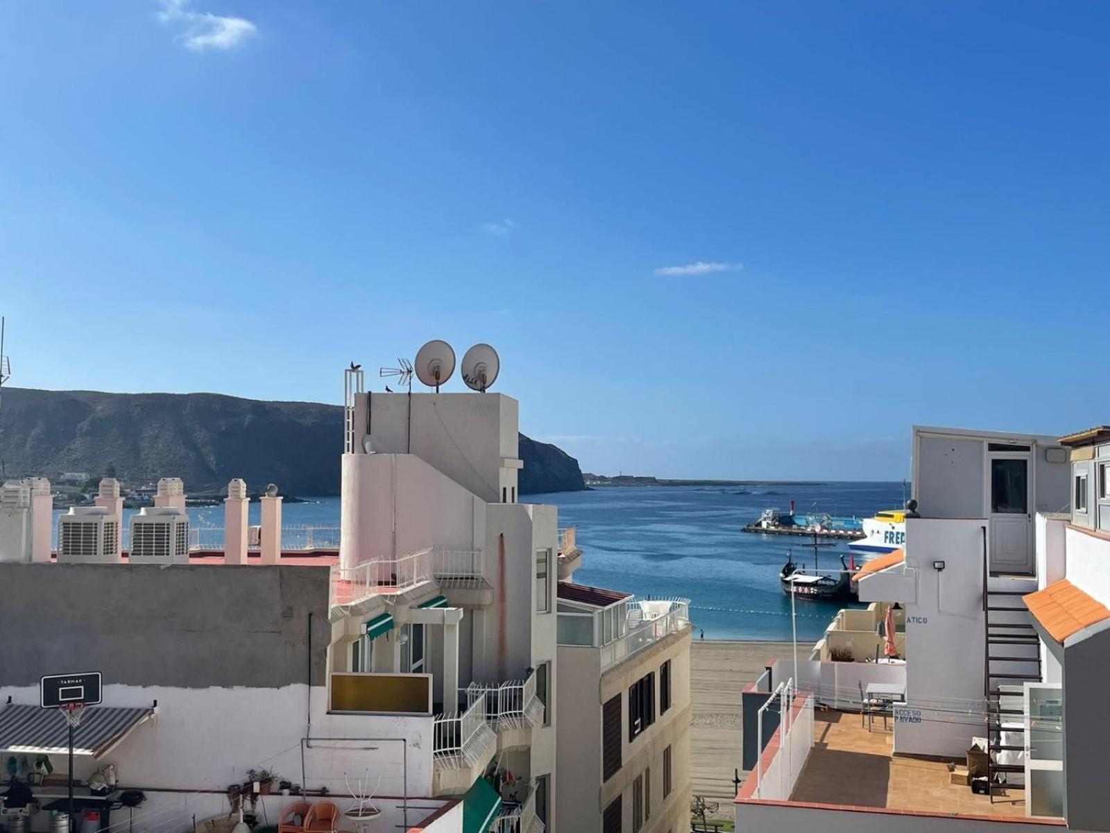 Few Steps From The Beach Hostel In Los Cristianos Arona  Extérieur photo