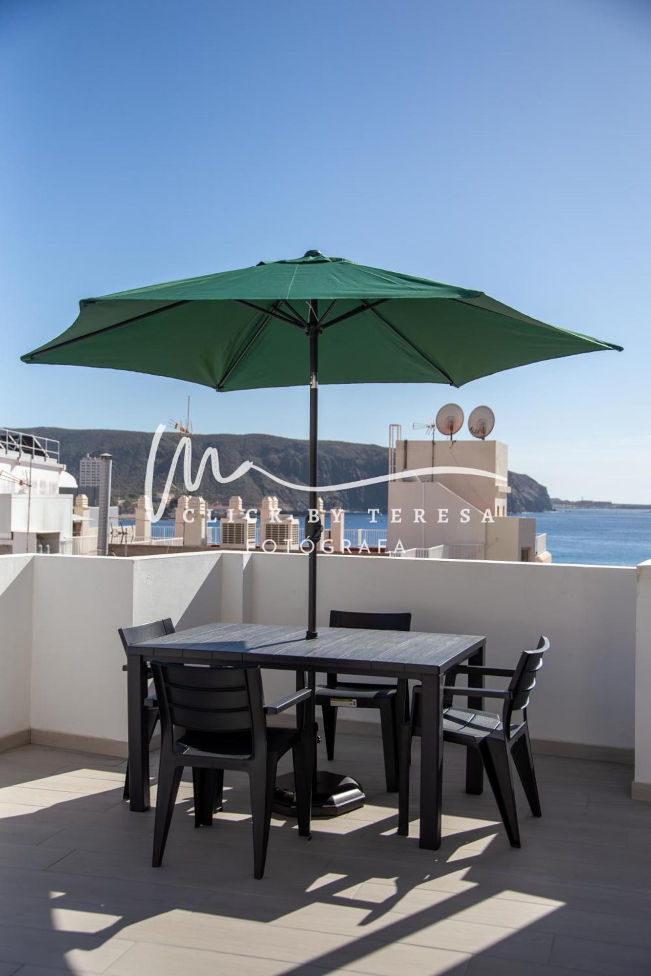 Few Steps From The Beach Hostel In Los Cristianos Arona  Extérieur photo
